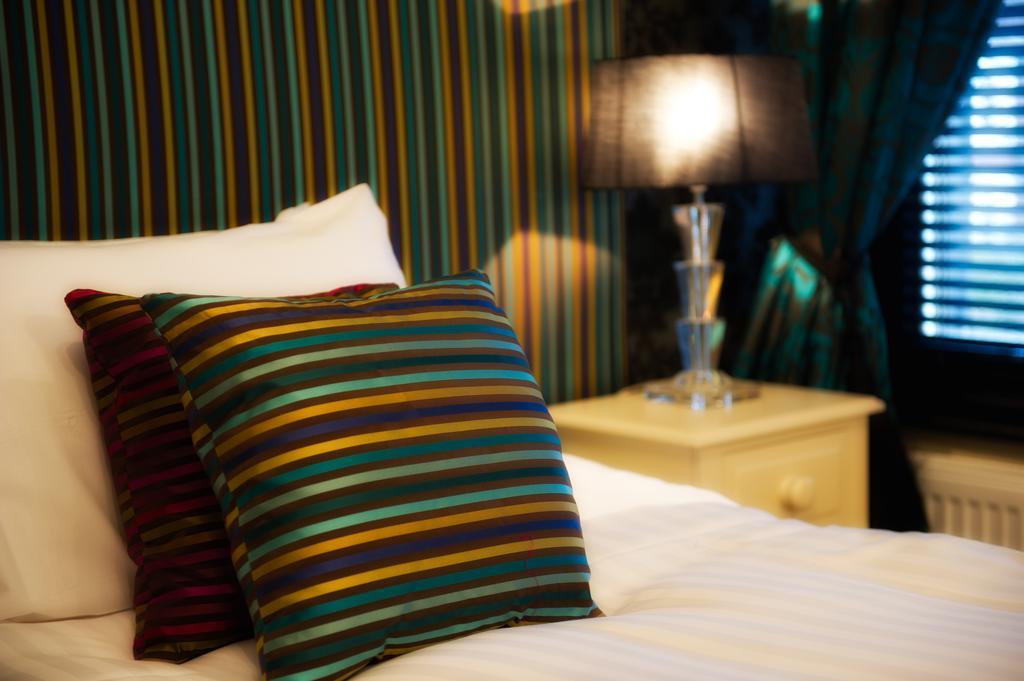 The Grafton Hotel Харогейт Екстериор снимка A throw pillow